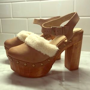 NWOT Five Worlds chunky platform heel